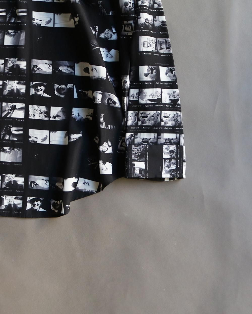 Graphic gather shirt <Film>