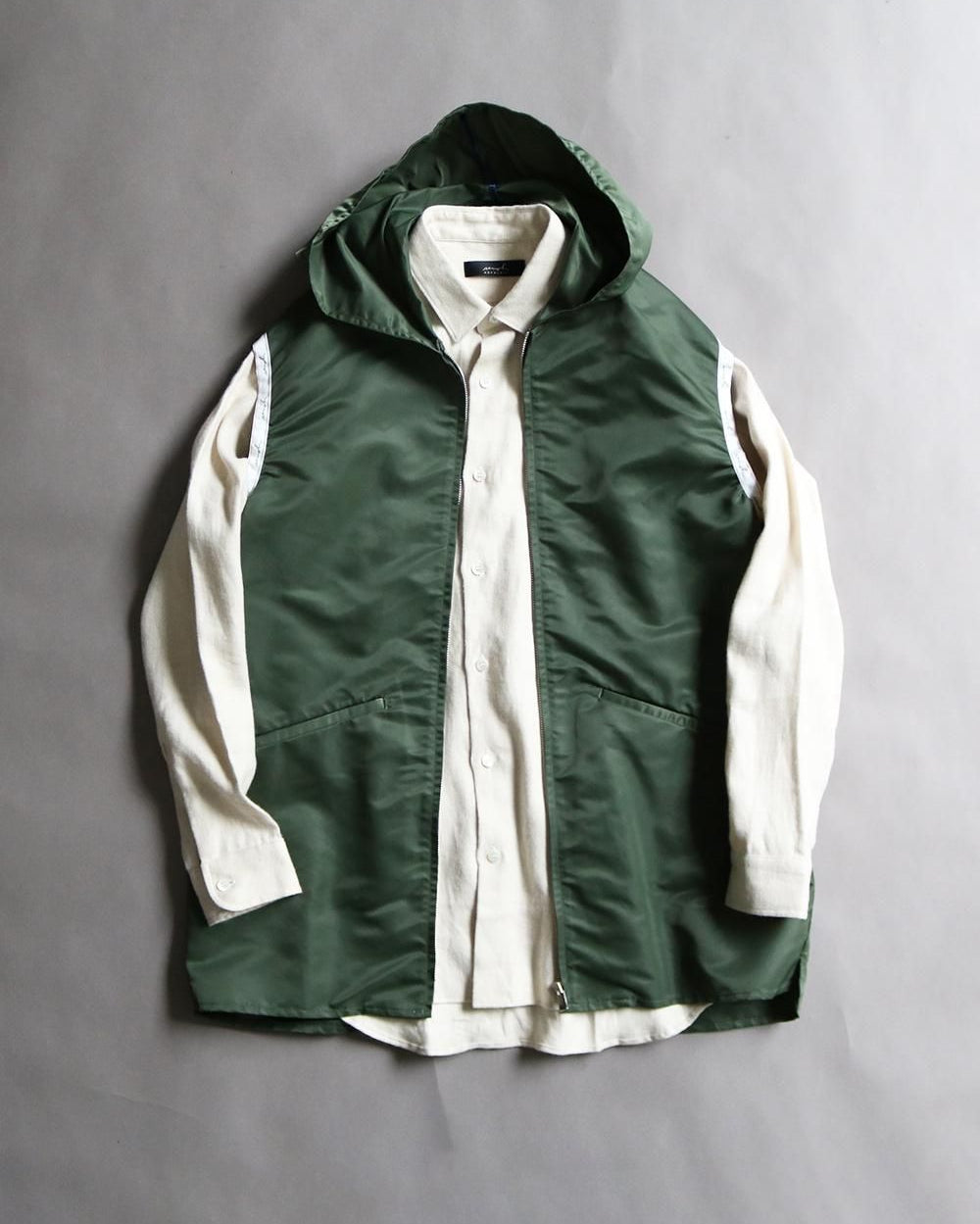 【LIMITED】Nylon gimmicking hooded vest