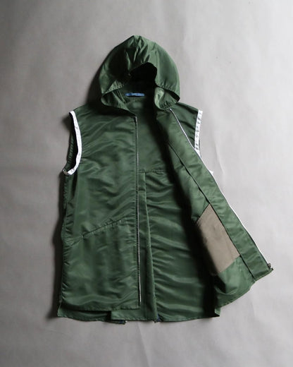 【LIMITED】Nylon gimmicking hooded vest