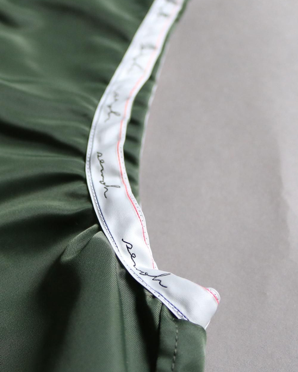 【LIMITED】Nylon gimmicking hooded vest