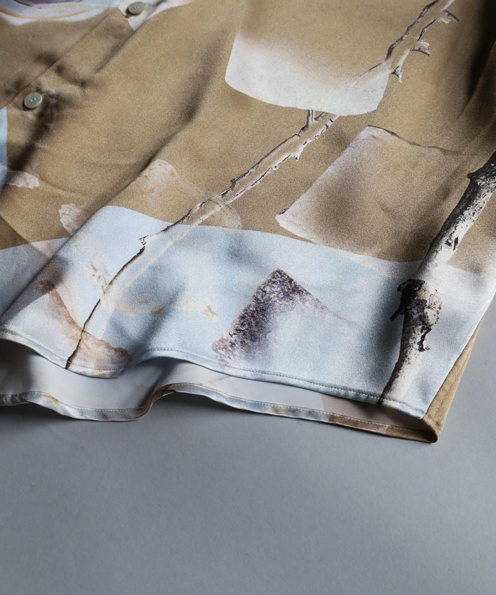 "MOTTY" Graphic Shirt - BEIGE