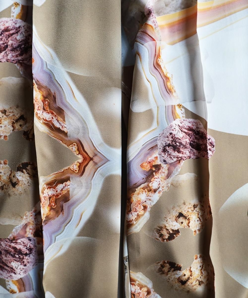 "MOTTY" Graphic Pin Tuck Trouser - BEIGE